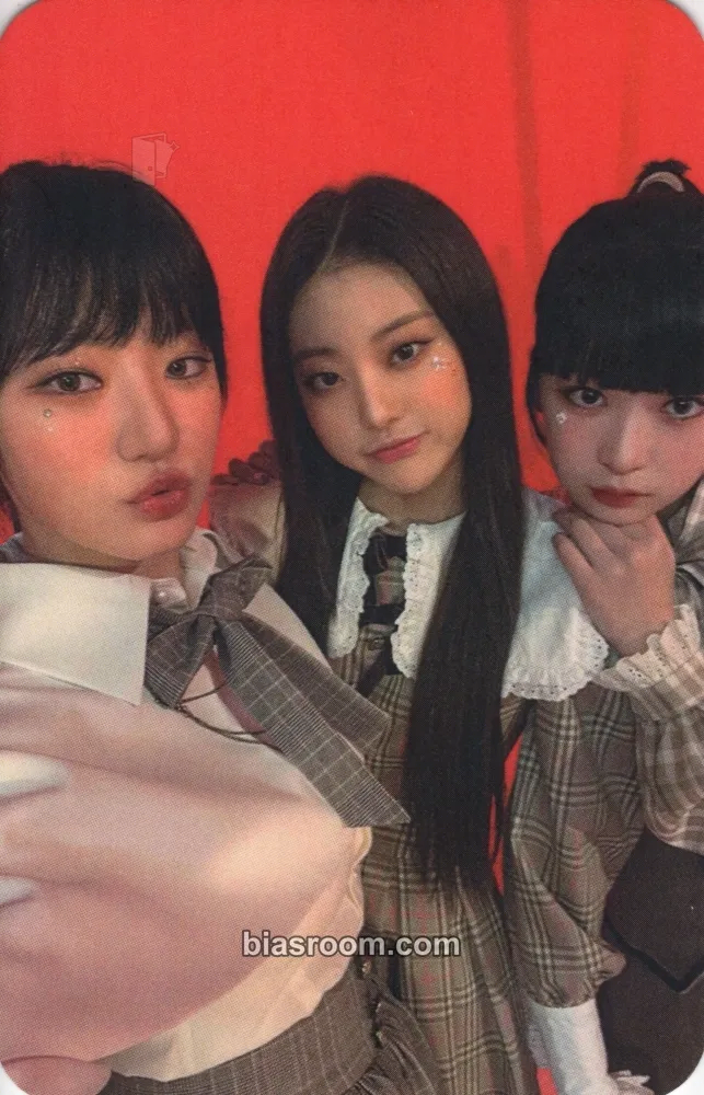Snowy Night Photocard - Billlie - Billlie K-pop photocard