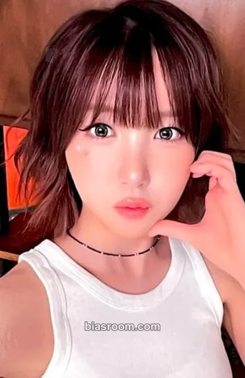 Hitomi iLY Photocard - SAY MY NAME - SAY MY NAME K-pop photocard