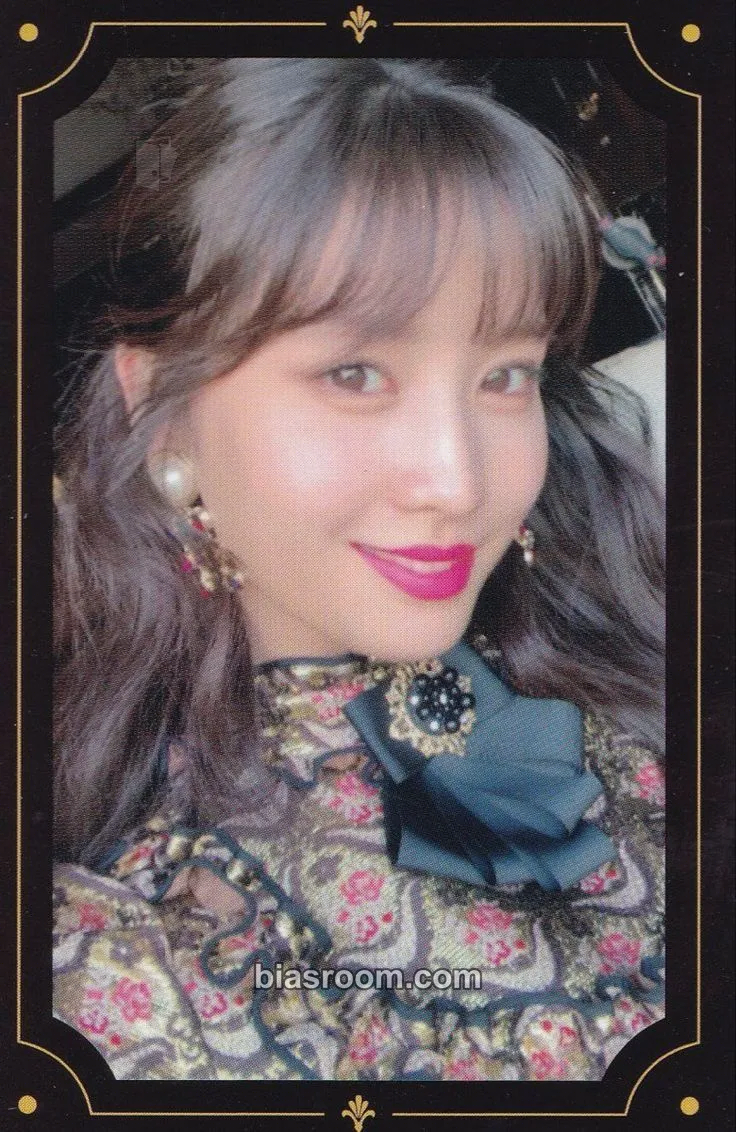 Momo The Year of "Yes" Photocard - TWICE - TWICE K-pop photocard