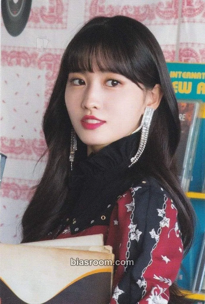 Momo The Year of "Yes" Photocard - TWICE - TWICE K-pop photocard