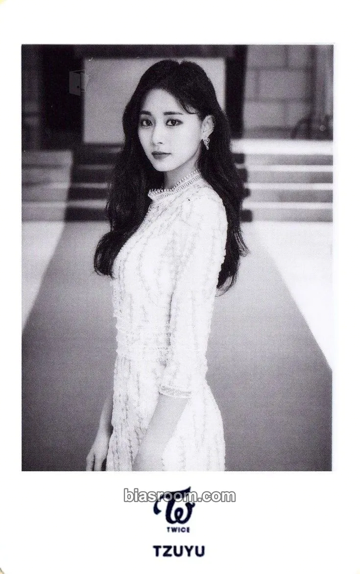 Tzuyu #TWICE2 Photocard - TWICE - TWICE K-pop photocard