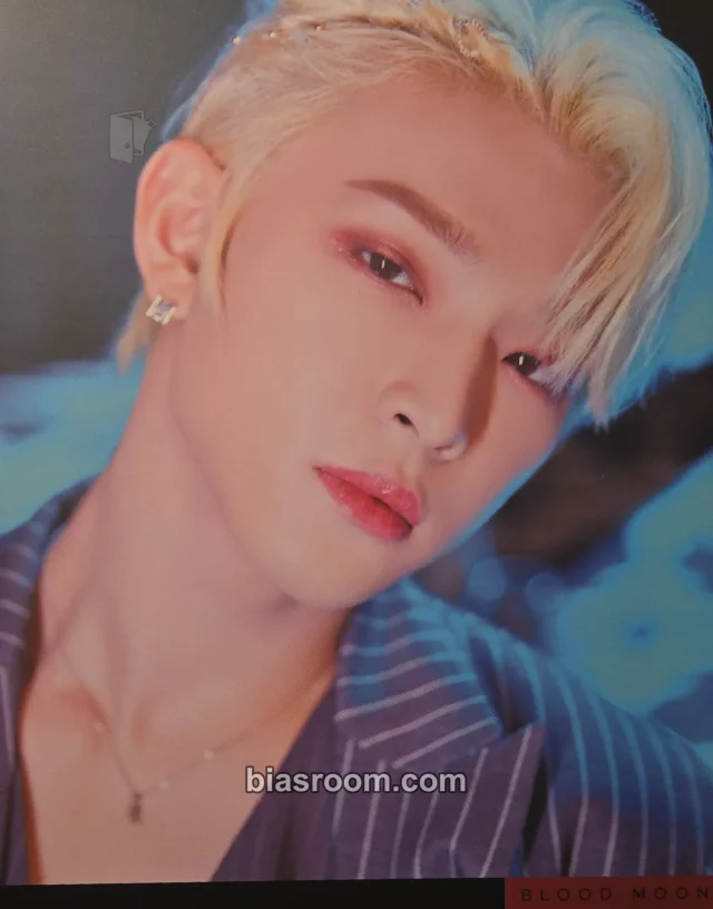 ONEUS - Leedo - BLOOD MOON Album album inclusion postcard