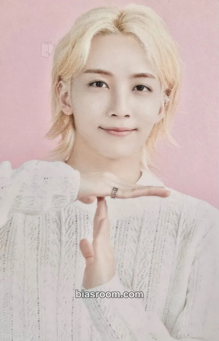 Jeonghan SEVENTEEN CAFE IN SEOUL Photocard - SEVENTEEN - SEVENTEEN K-pop photocard