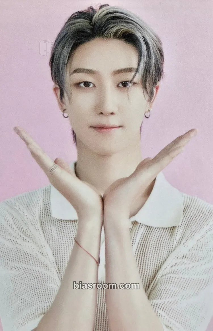 The8 SEVENTEEN CAFE IN SEOUL Photocard - SEVENTEEN - SEVENTEEN K-pop photocard