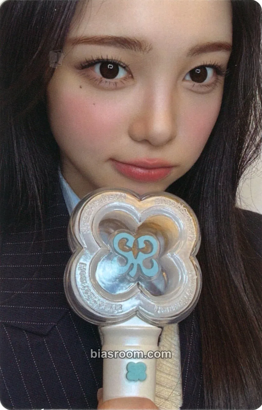 Ian Official Fanlight Photocard - Hearts2Hearts - Hearts2Hearts K-pop photocard