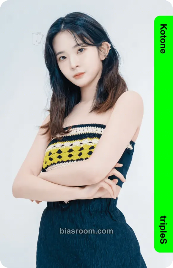 Kotone Binary01 First Class Objekts Photocard - tripleS - tripleS K-pop photocard