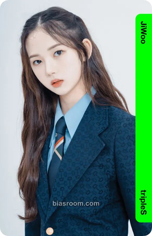 Jiwoo Binary01 First Class Objekts Photocard - tripleS - tripleS K-pop photocard