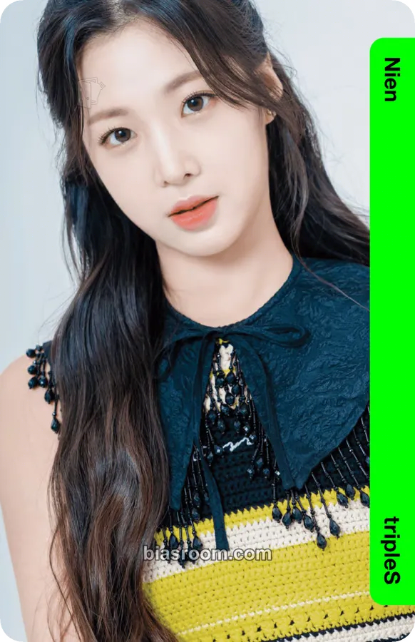 Nien Binary01 First Class Objekts Photocard - tripleS - tripleS K-pop photocard