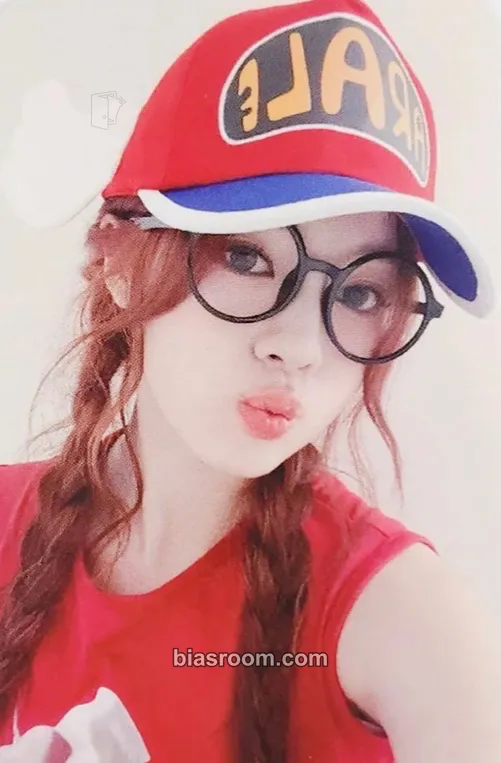 Elisia SWICY Photocard - UNIS - UNIS K-pop photocard