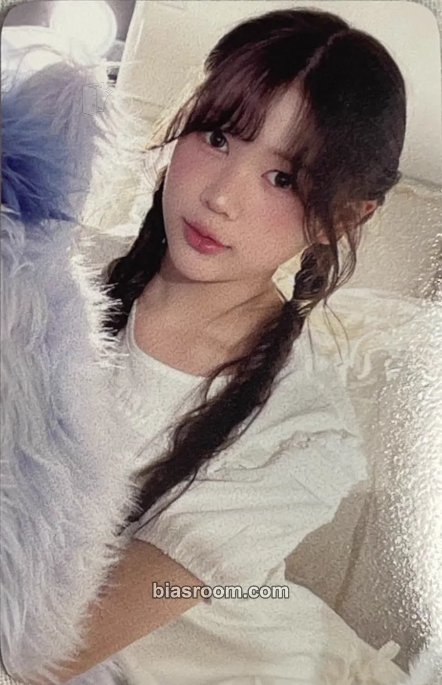 Ye-on House of H : Hide And Seek Photocard - Hearts2Hearts - Hearts2Hearts K-pop photocard