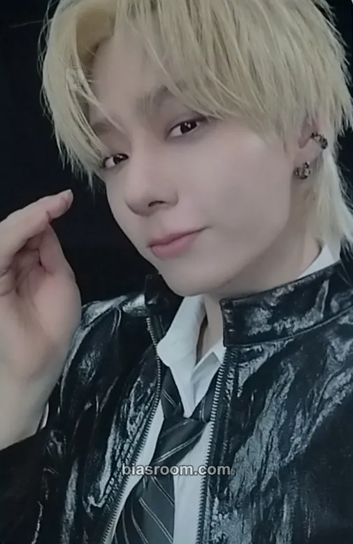 Hwanwoong 5x Photocard - ONEUS - ONEUS K-pop photocard