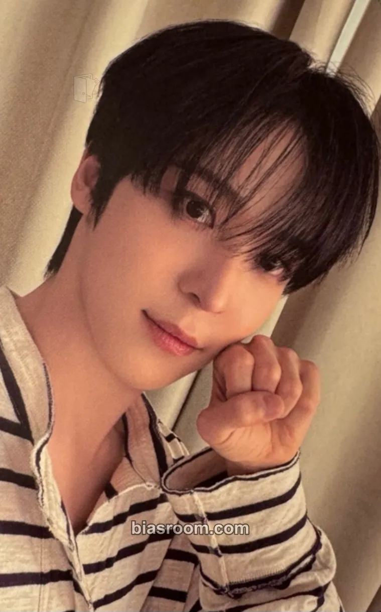 Yunho In Your Fantasy World Tour 2025 - 2026 Photocard - ATEEZ - ATEEZ K-pop photocard