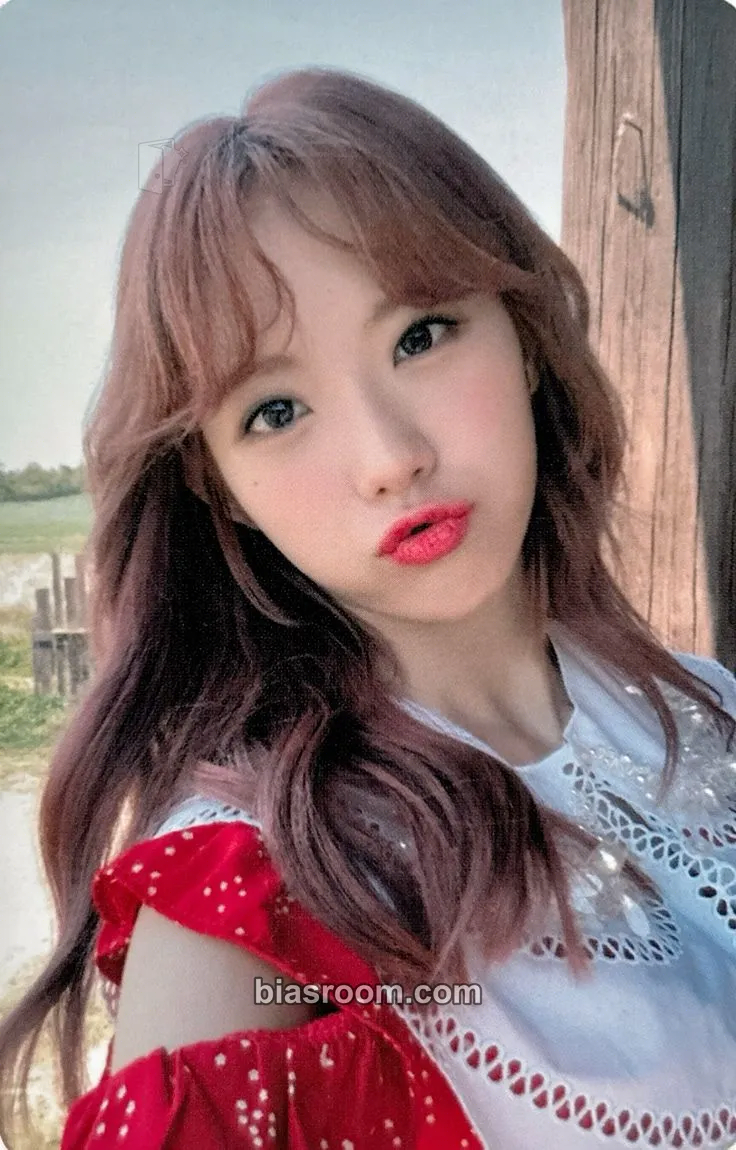 Luda For The Summer Photocard - WJSN - WJSN K-pop photocard