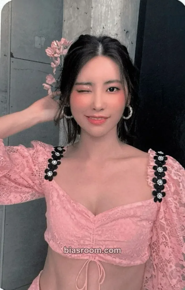 DIA - Huihyeon - Flower 4 Seasons Album album photocard flower version