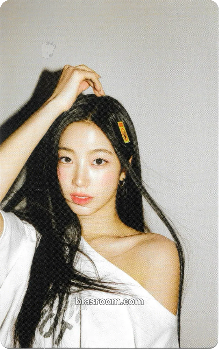 Kazuha HOT Photocard - LE SSERAFIM - LE SSERAFIM K-pop photocard