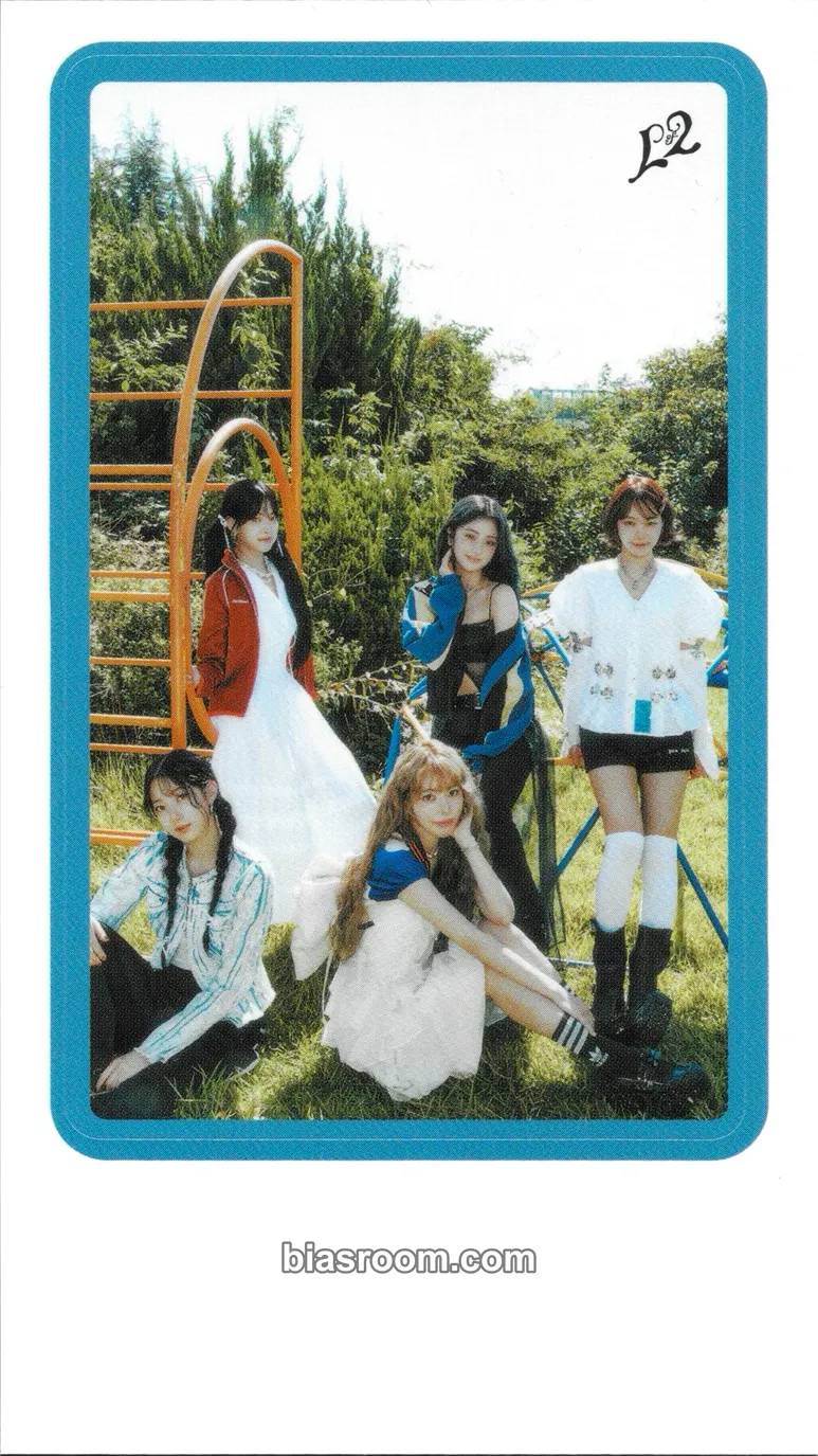 2025 Season's Greetings ‘Land of Le sserafim” Photocard - LE SSERAFIM - LE SSERAFIM K-pop photocard