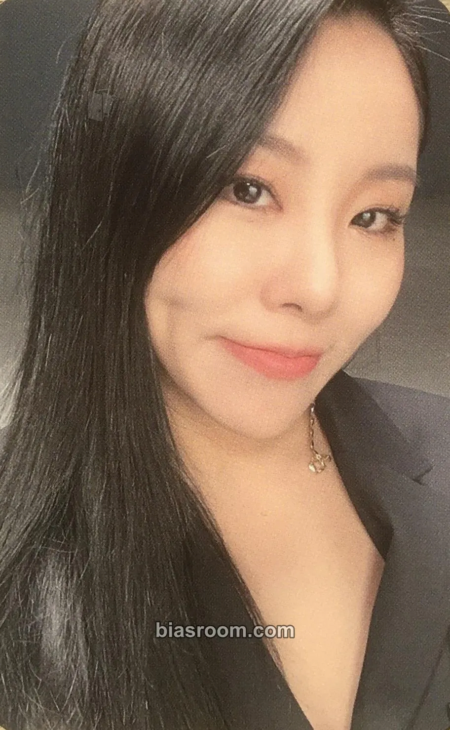 Wheein Redd Photocard - MAMAMOO - MAMAMOO K-pop photocard
