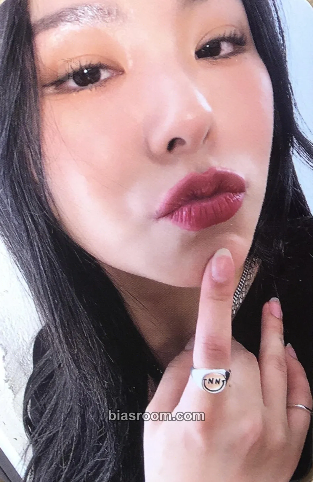 Wheein Redd Photocard - MAMAMOO - MAMAMOO K-pop photocard