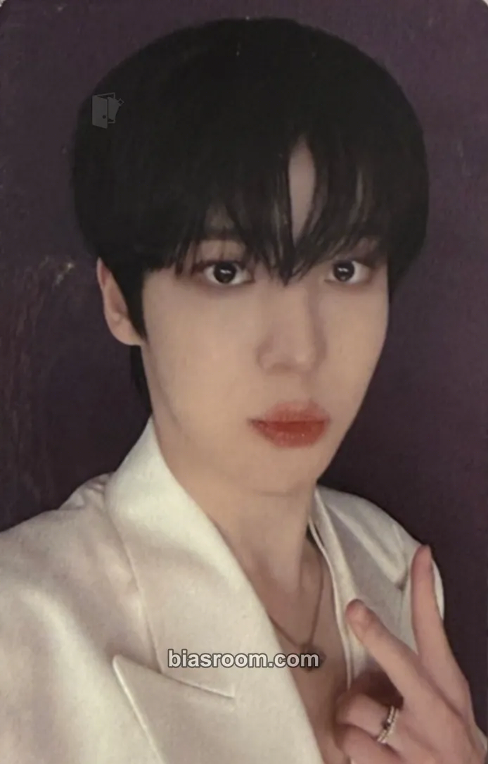 Yunho In Your Fantasy World Tour 2025 - 2026 Photocard - ATEEZ - ATEEZ K-pop photocard