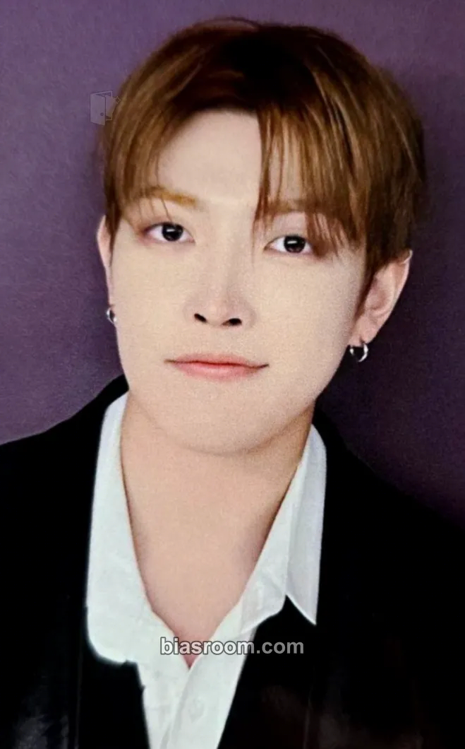 Hongjoong In Your Fantasy World Tour 2025 - 2026 Photocard - ATEEZ - ATEEZ K-pop photocard