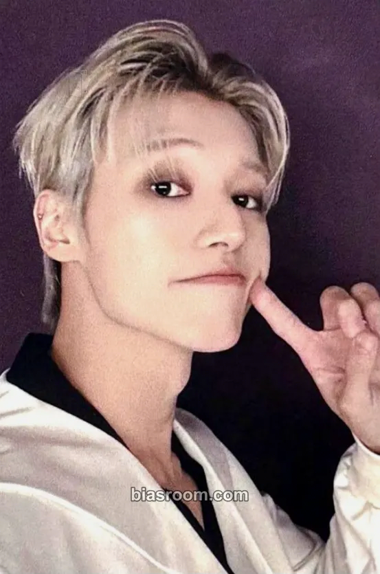 Wooyoung In Your Fantasy World Tour 2025 - 2026 Photocard - ATEEZ - ATEEZ K-pop photocard