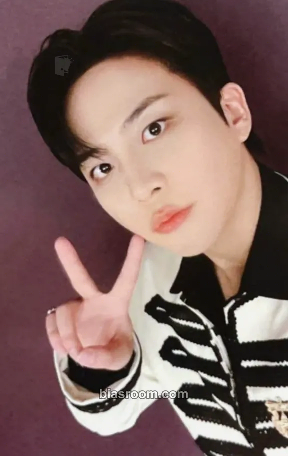 Jongho In Your Fantasy World Tour 2025 - 2026 Photocard - ATEEZ - ATEEZ K-pop photocard