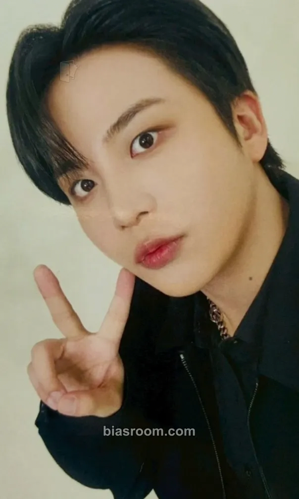 Jongho In Your Fantasy World Tour 2025 - 2026 Photocard - ATEEZ - ATEEZ K-pop photocard