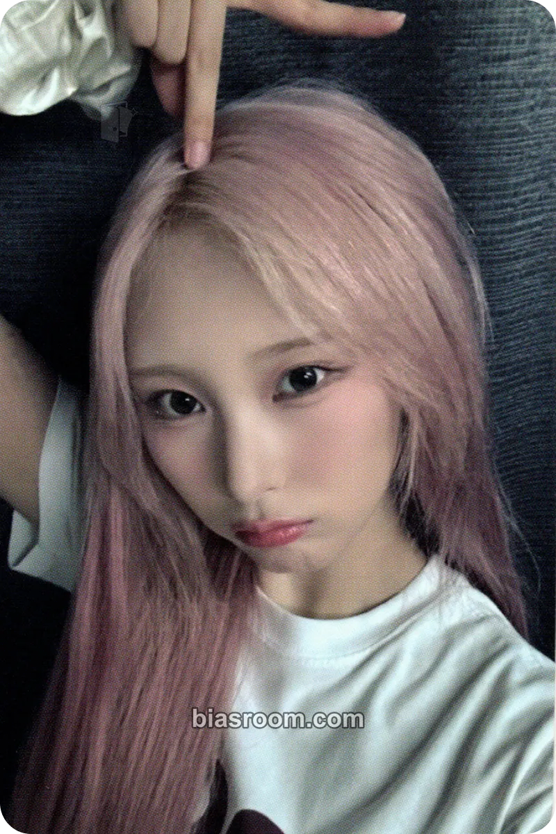 Chowon Wild Cherry Photocard - ICHILLIN’ - ICHILLIN’ K-pop photocard