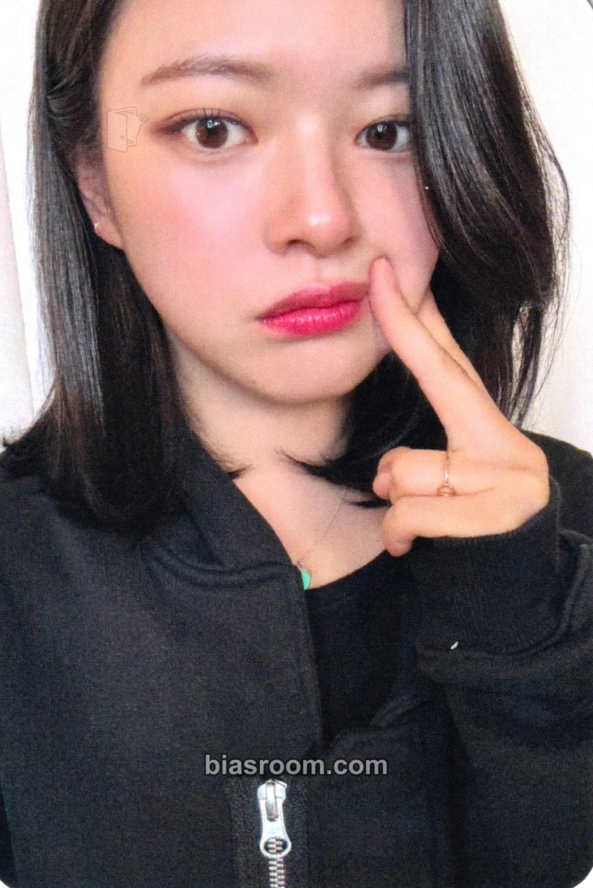 Jeongyeon TWICE x WOWPASS Photocard - TWICE - TWICE K-pop photocard