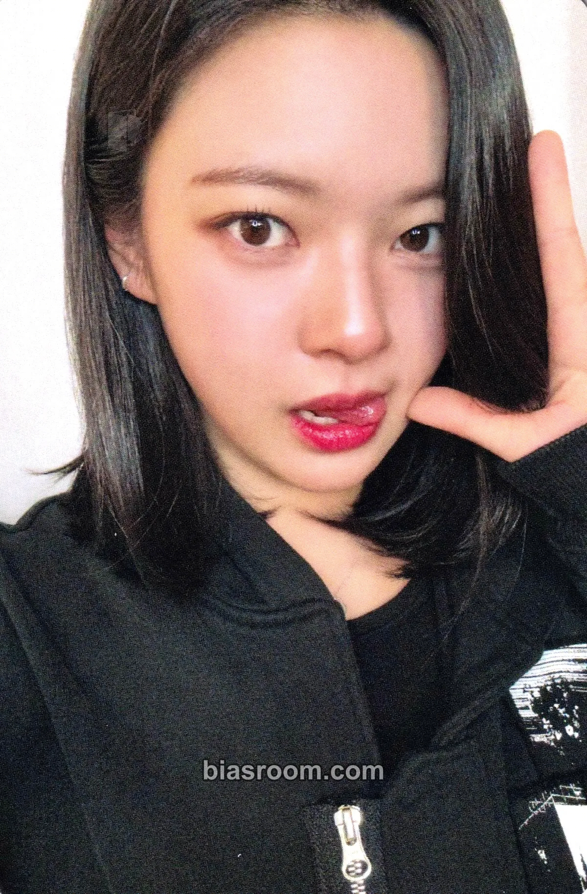 Jeongyeon TWICE x WOWPASS Photocard - TWICE - TWICE K-pop photocard