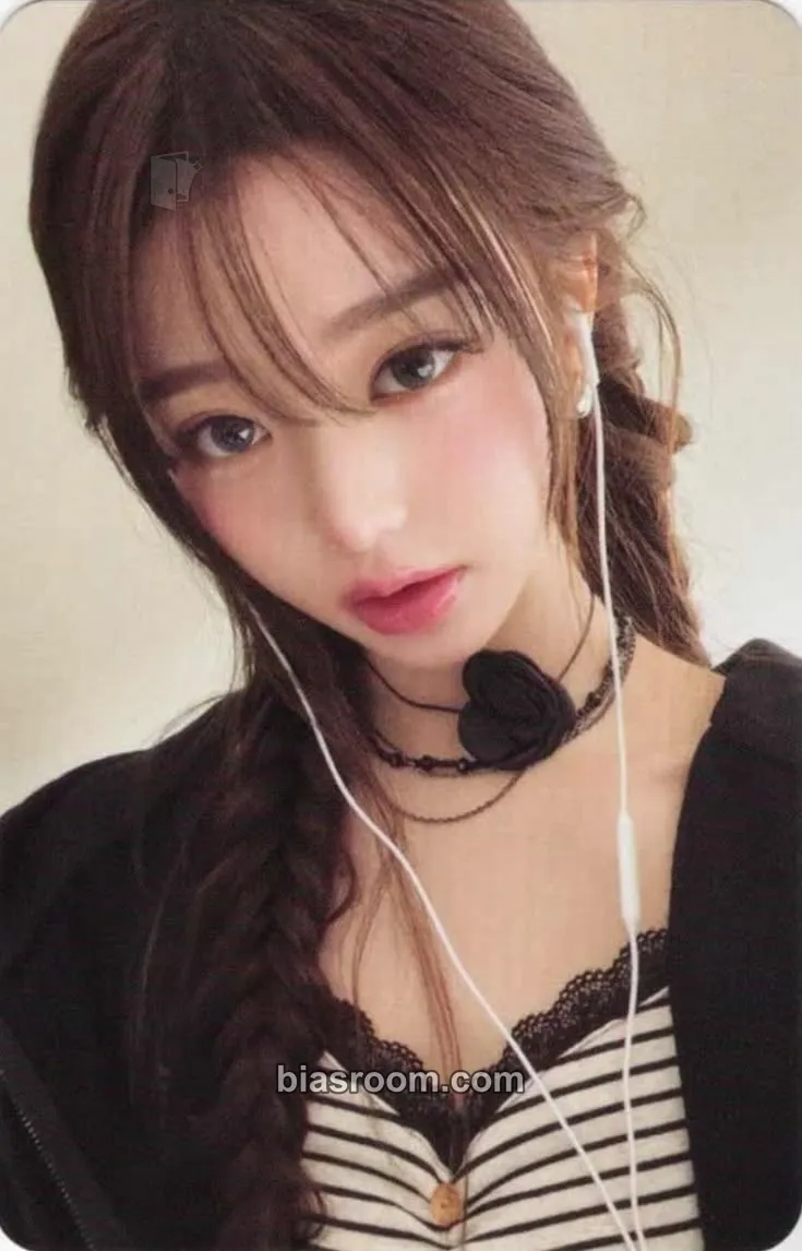 Wonyoung REVIVE+ Photocard - IVE - IVE K-pop photocard