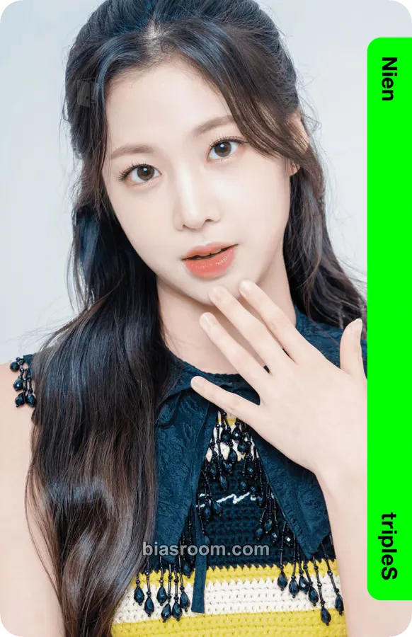 Nien Binary01 First Class Objekts Photocard - tripleS - tripleS K-pop photocard