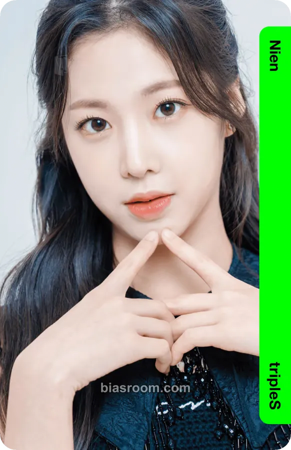 Nien Binary01 First Class Objekts Photocard - tripleS - tripleS K-pop photocard