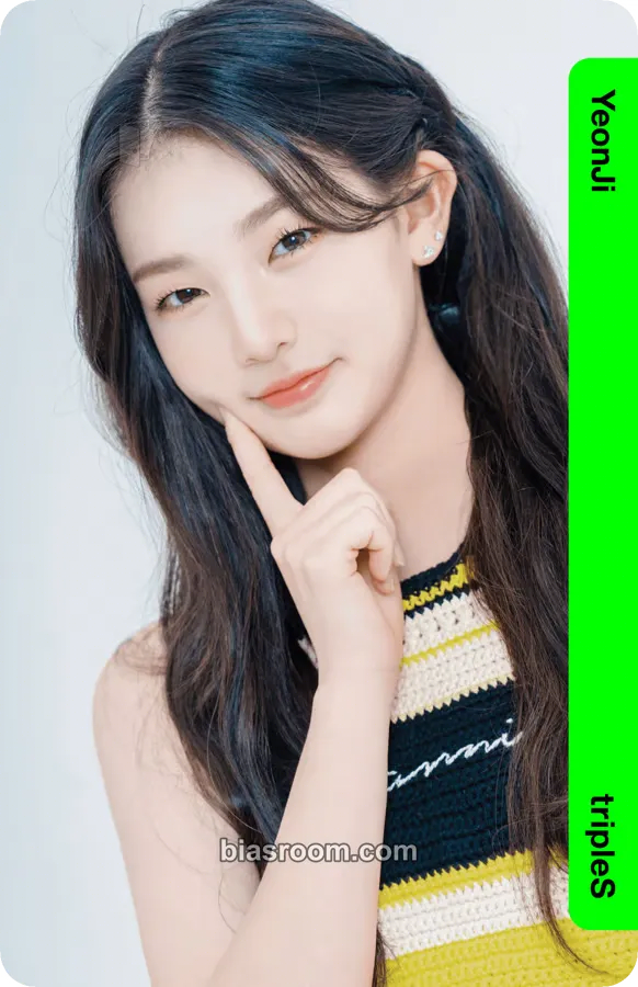 Yeonji Binary01 First Class Objekts Photocard - tripleS - tripleS K-pop photocard