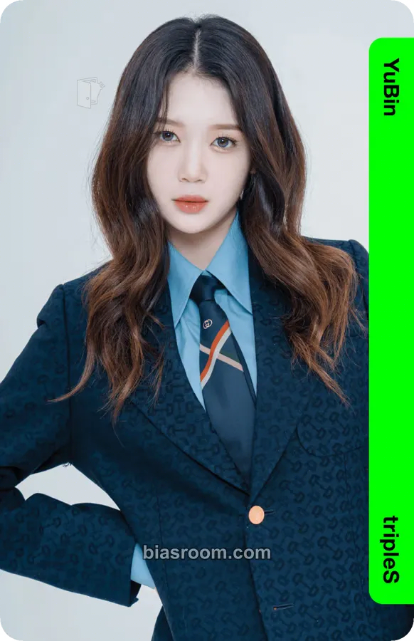 Yubin Binary01 First Class Objekts Photocard - tripleS - tripleS K-pop photocard