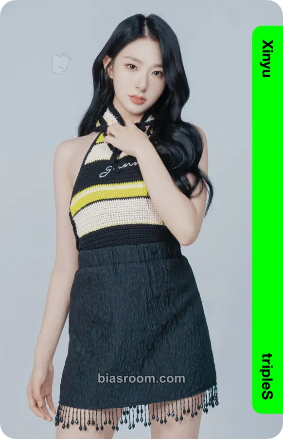 Xinyu Binary01 First Class Objekts Photocard - tripleS - tripleS K-pop photocard