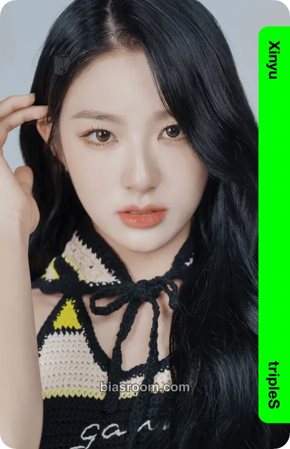 Xinyu Binary01 First Class Objekts Photocard - tripleS - tripleS K-pop photocard