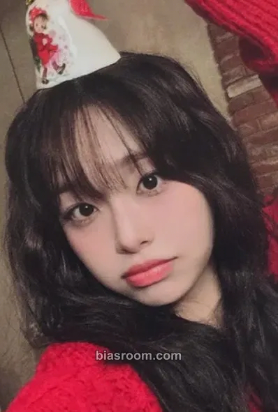 Chuu Chuu 2nd Tiny-Con: Let’s Meet There When the First Snow Falls Photocard - Chuu K-pop photocard