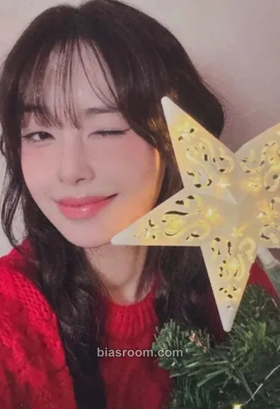 Chuu Chuu 2nd Tiny-Con: Let’s Meet There When the First Snow Falls Photocard - Chuu K-pop photocard