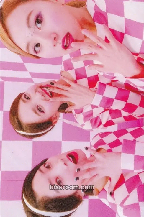 What is Love? Photocard - TWICE - TWICE K-pop photocard