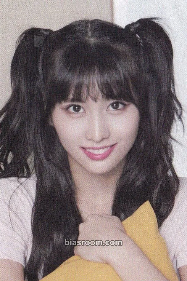Momo ONCE Halloween (3rd Anniversary) Photocard - TWICE - TWICE K-pop photocard