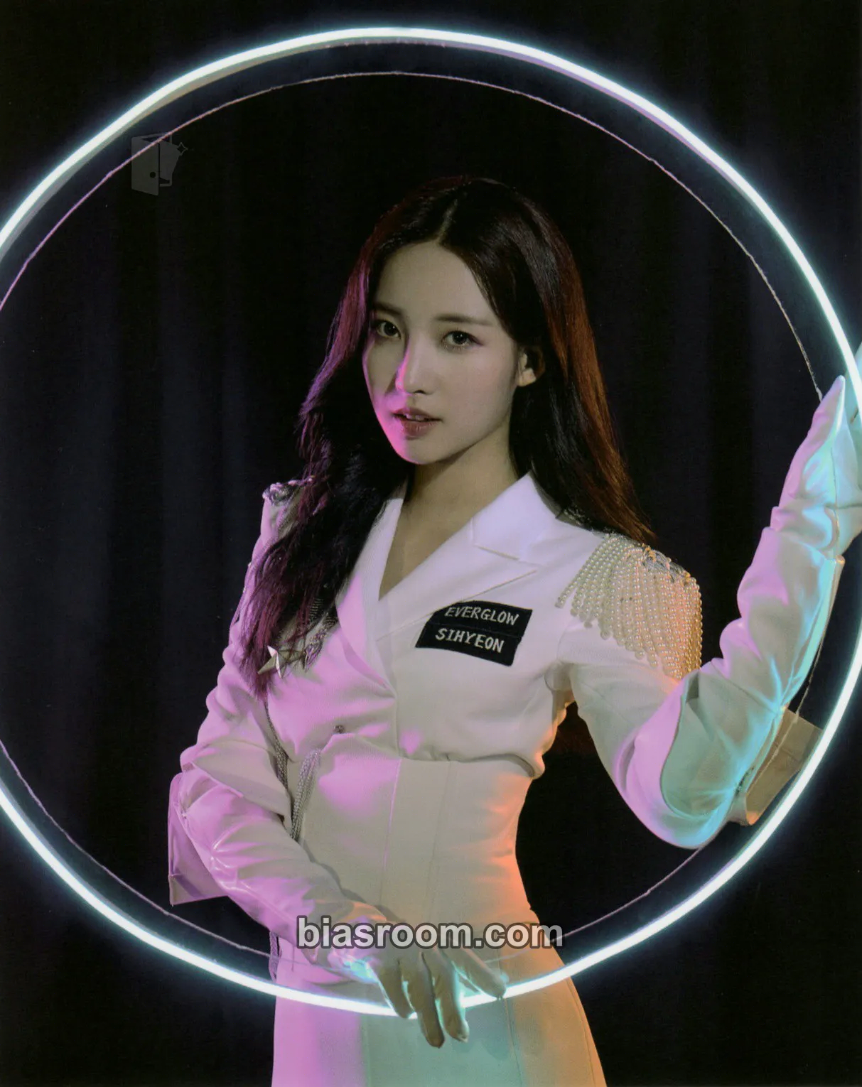 Sihyeon Hush Photocard - EVERGLOW - EVERGLOW K-pop photocard