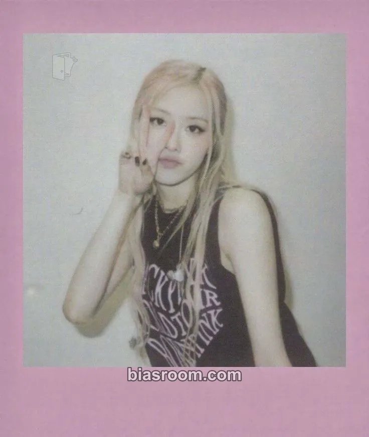 Rosé BORN PINK TOUR MD BACKSTAGE Photocard - BLACKPINK - BLACKPINK K-pop photocard