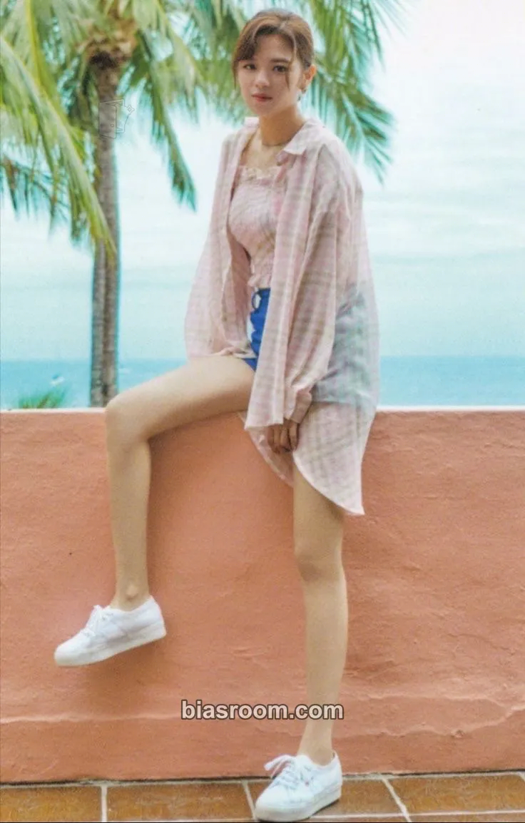Jeongyeon Twaii’s Shop Pop-Up Store Photocard - TWICE - TWICE K-pop photocard