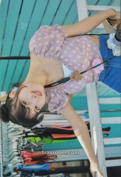Momo Twaii’s Shop Pop-Up Store Photocard - TWICE - TWICE K-pop photocard