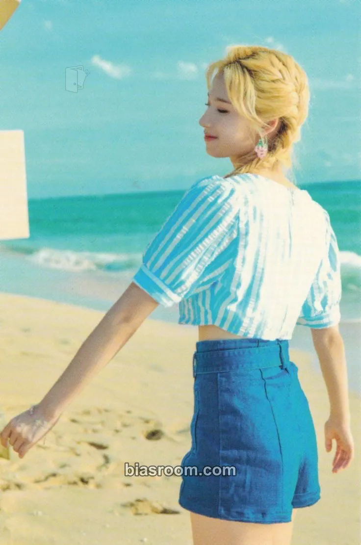 Sana Twaii’s Shop Pop-Up Store Photocard - TWICE - TWICE K-pop photocard