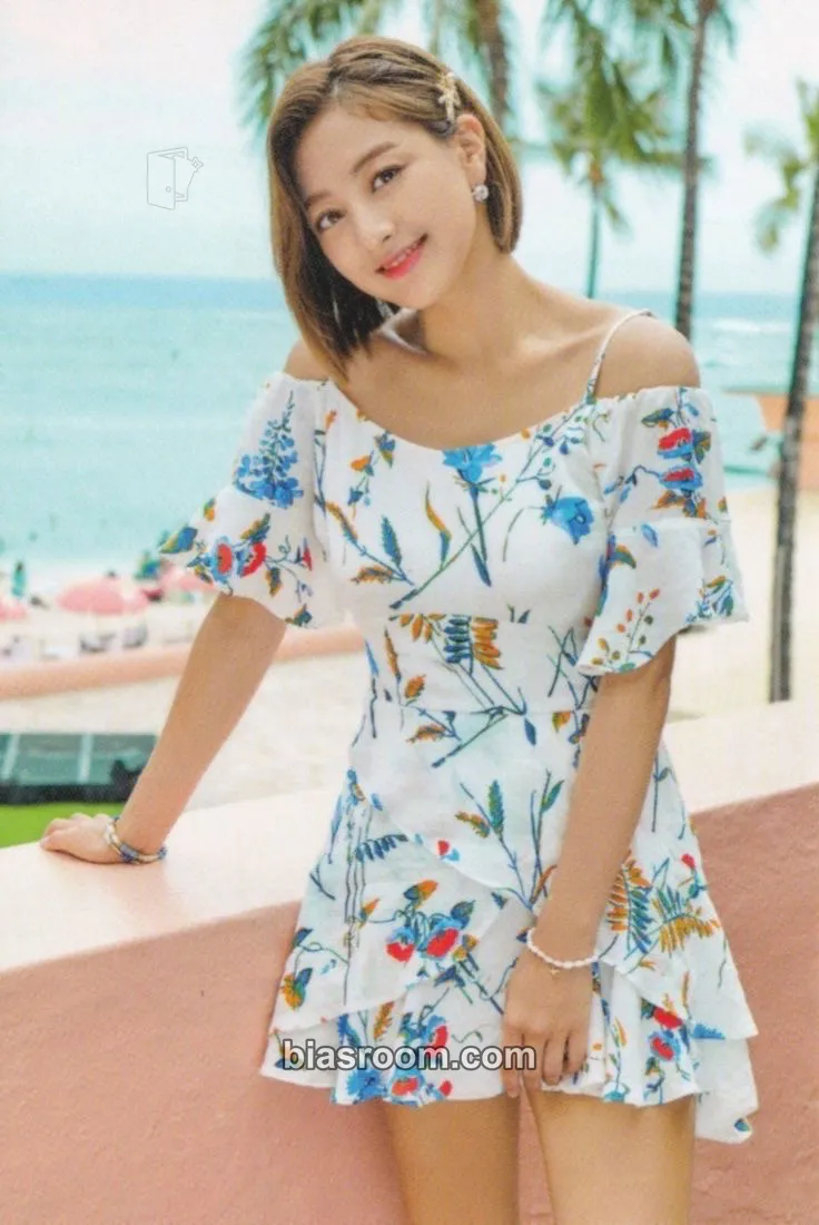 Jihyo Twaii’s Shop Pop-Up Store Photocard - TWICE - TWICE K-pop photocard