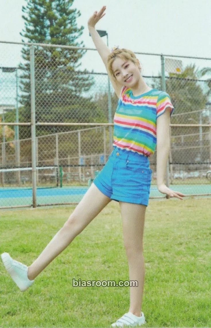 Dahyun Twaii’s Shop Pop-Up Store Photocard - TWICE - TWICE K-pop photocard
