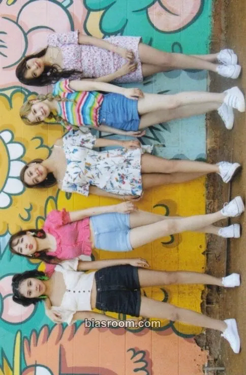 Twaii’s Shop Pop-Up Store Photocard - TWICE - TWICE K-pop photocard