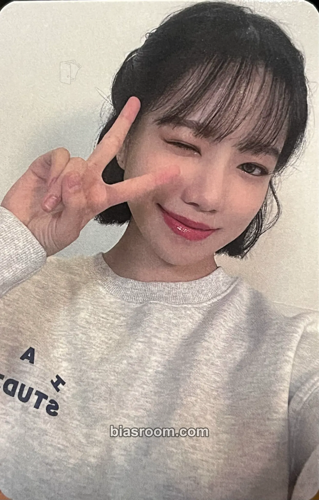Jo Yuri GLASSY Photocard - Jo Yuri K-pop photocard